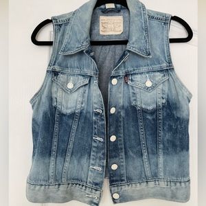 Levi’s Strauss & Co Jeans Vest. Jeans Size M. New.
